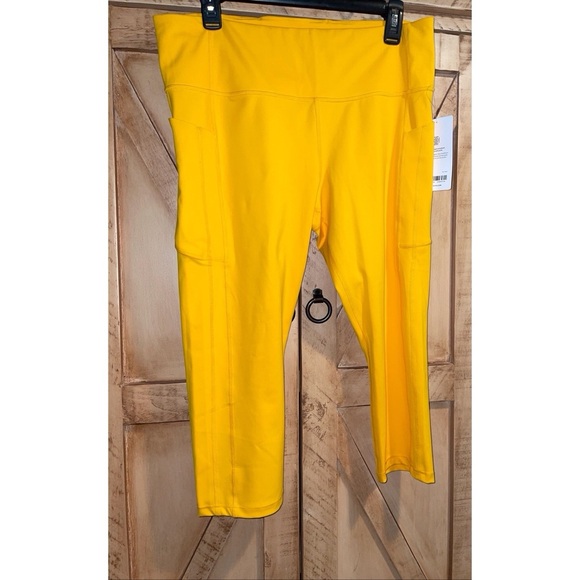 Athleta Ultimate Stash ll Capri Size XL New With Tags - Picture 2 of 11